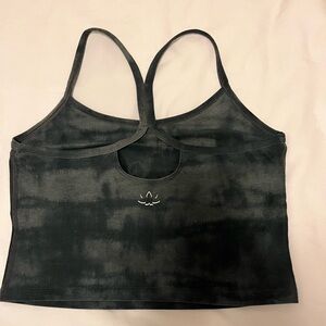 Beyond Yoga tank